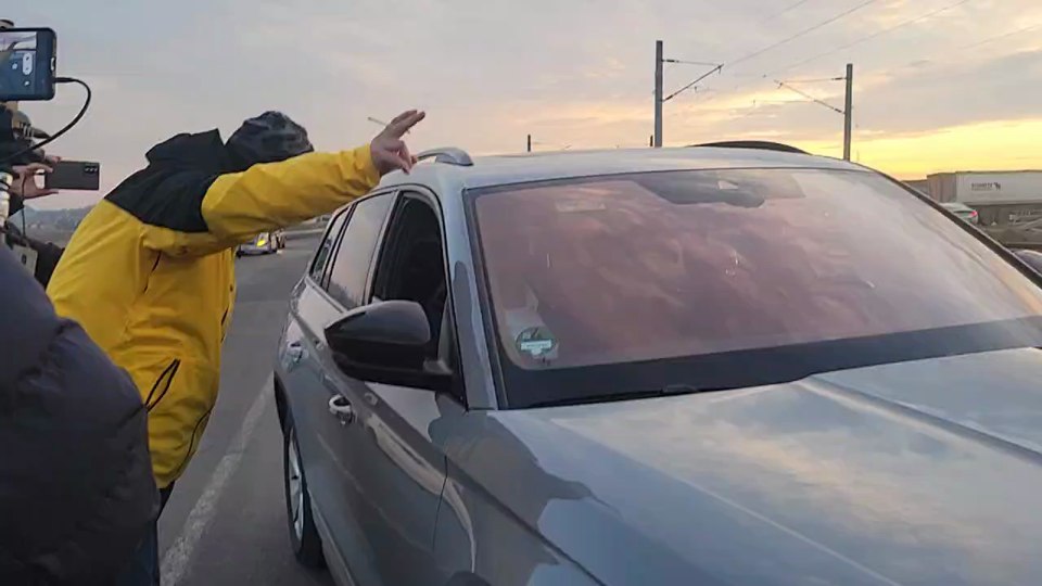 Liderul AUR, alungat și de la protestul transportatorilor din Constanța: „Hai, tai-o!“ VIDEO