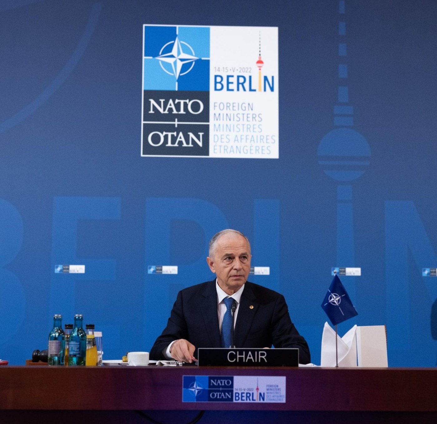 Mircea Geoană, despre alegeri :”Sper ca românii să se gândească mai puţin la culoarea politică a candidaţilor şi să pună accent mai degrabă pe calitatea oamenilor”