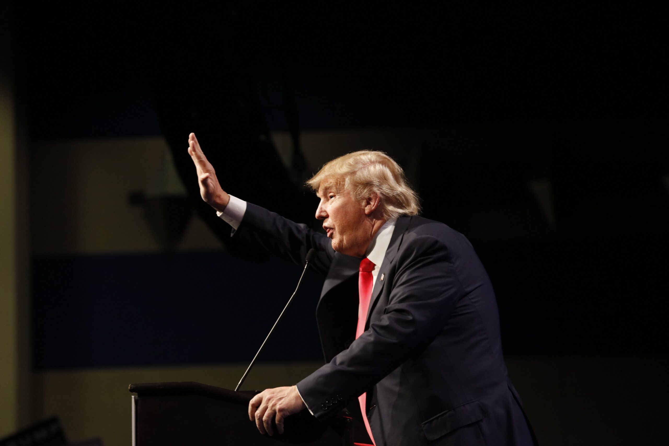 Trump promite că fertilizarea in vitro va fi decontată de stat sau de companiile de asigurări, dacă va ajunge președinte