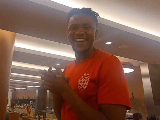 La ”botezul” de la FCSB, Ngezana a spus câți ani are și toți colegii au izbucnit în râs