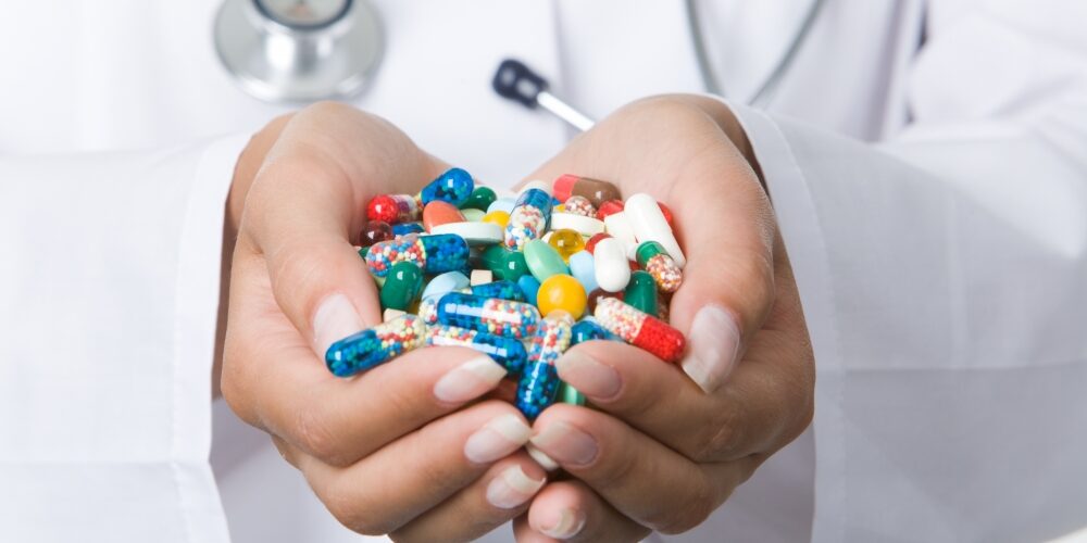 Cercetătorii cehi și chinezi au creat „antibioticul atomic”