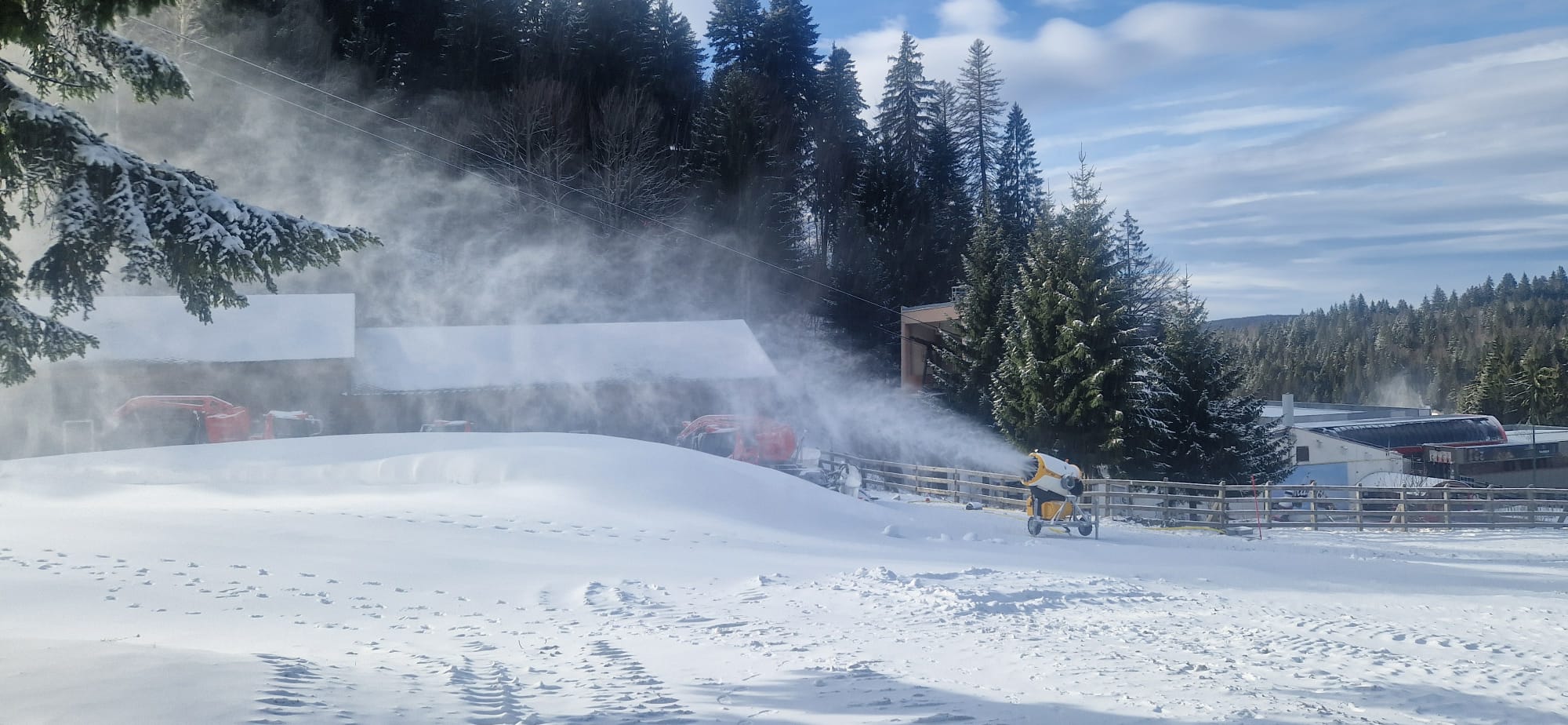 S-au deschis pârtiile în partea inferioară a masivului Postăvaru