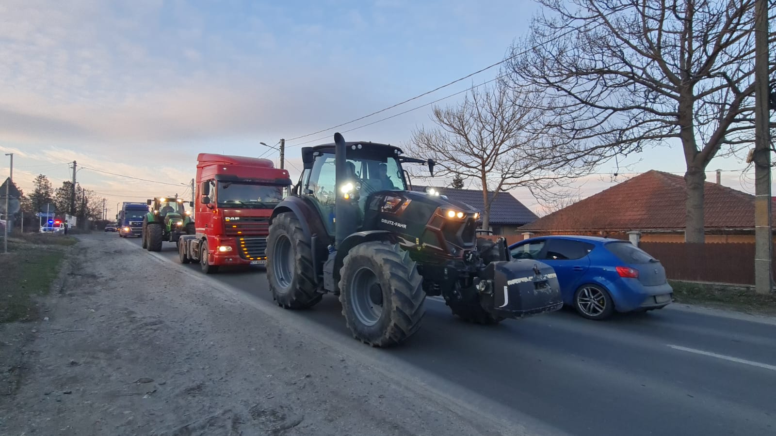 Incident la Constanța la protestul transportatorilor și fermierilor. Un polițist de la Acțiuni Speciale a îndreptat arma căre mașina unui șofer : Europa FM