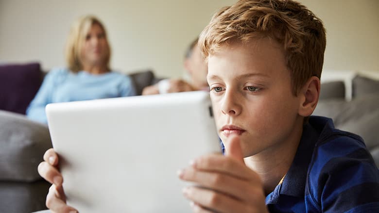 Timpul petrecut în fața ecranelor cauzează tulburări ADHD