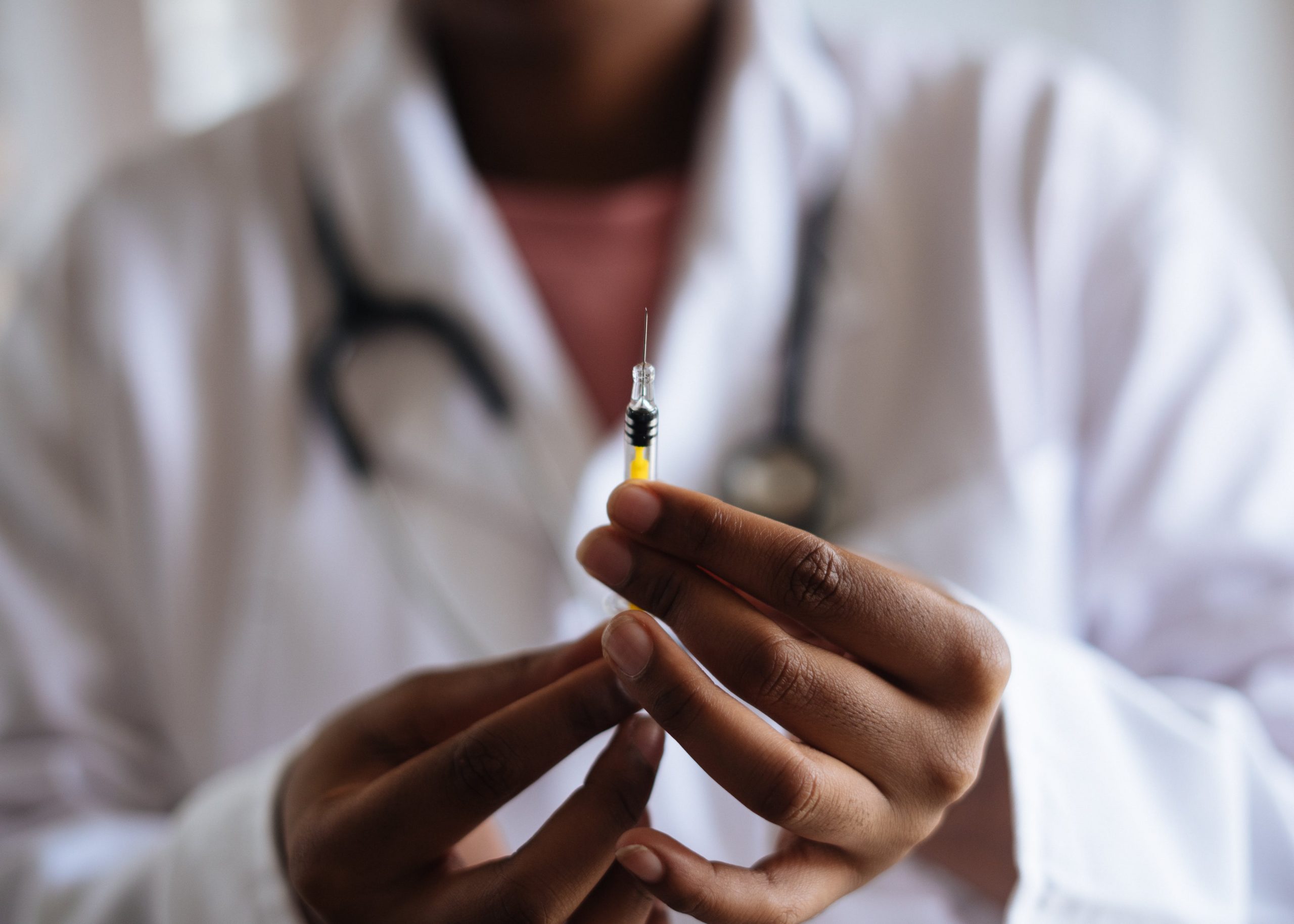 Vaccinul inovator cu ADN combate COVID-19, imitând virusul