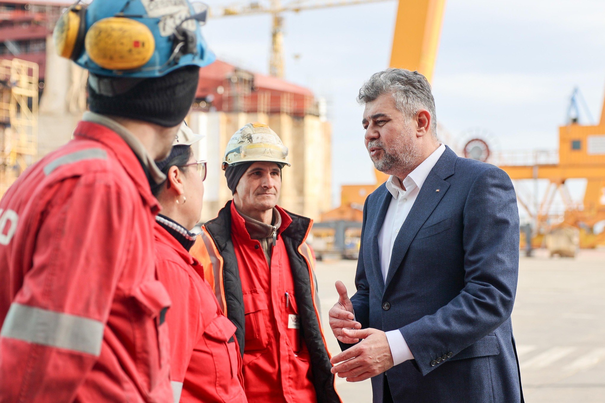 Ciolacu solicită „extinderea accelerată a învăţământului dual”. Mizele demersului