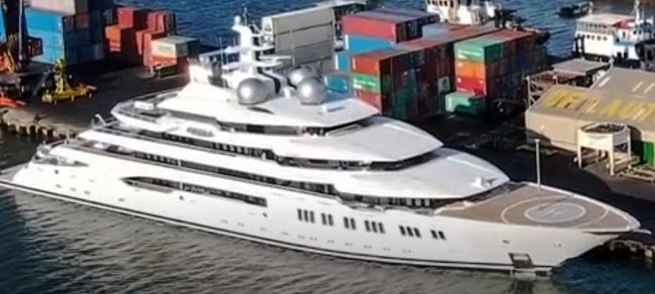 Iahtul confiscat al unui oligarh rus îi costă pe contribuabilii americani aproape un milion de dolari pe lună