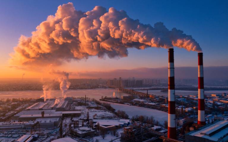 Crește populația, poluarea atinge cote tot mai ridicate