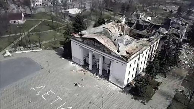 La doi ani de la bombardarea Teatrului din Mariupol, președintele Zelenski spune că rușii vor plăti : Europa FM