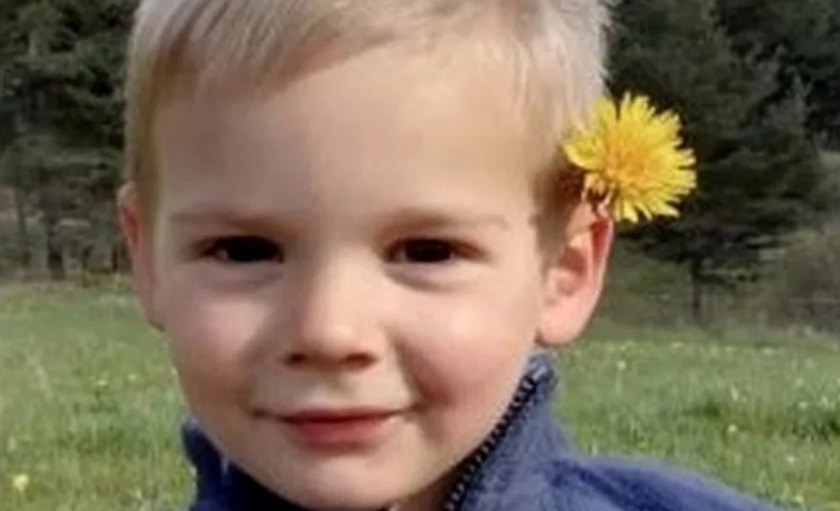 Au fost găsite rămășițele unui copil de doi ani, dispărut în timp ce se afla la bunici. Moartea sa rămâne încă un mister