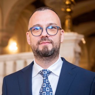 Cosmin-Gabriel Popp, numit în funcţia de vicepreşedinte al AEP. Președintele a semnat decretul