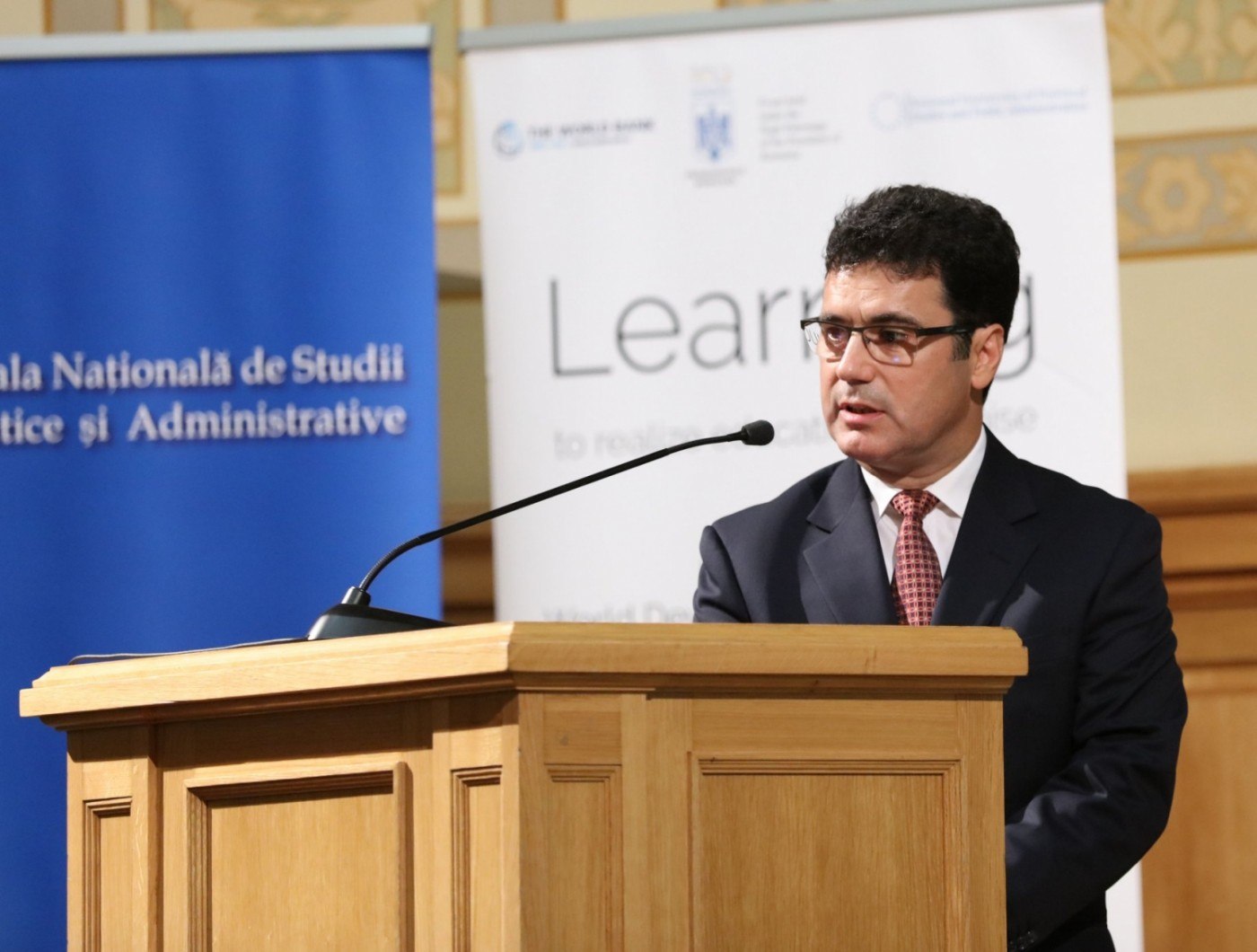 Rectorul SNSPA: Mircea Geoană împrumută din tehnicile de manipulare ale AUR