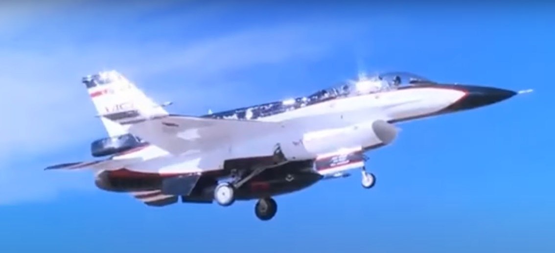 SUA testează avioane pilotate de inteligeța artificială, iar secretarul forțelor aeriene va fi pasager