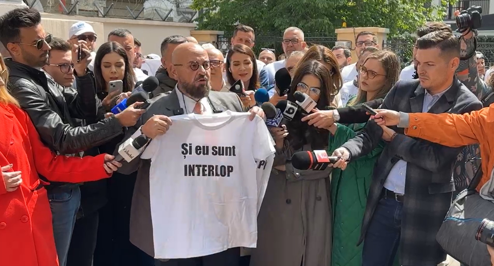 Mesaje de campanie. Cristian Popescu Piedone: „Și eu sunt interlop“ vs. Nicușor Dan: „ Știm toți“