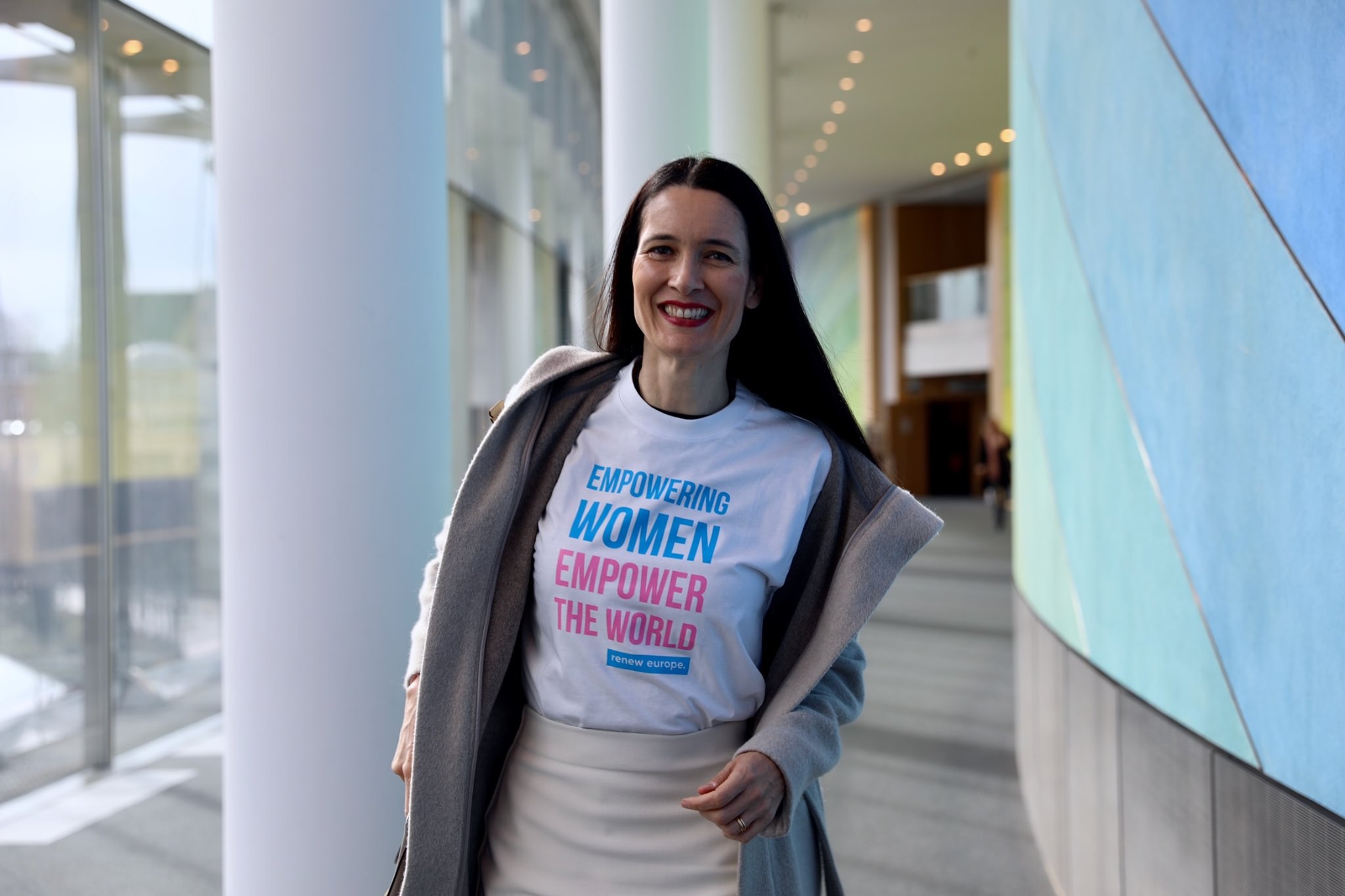 PSD cere USR să se dezică de Clotilde Armand după ce a fost trimisă în judecată. Edilul Sectorului 1: Mai stau pe aici