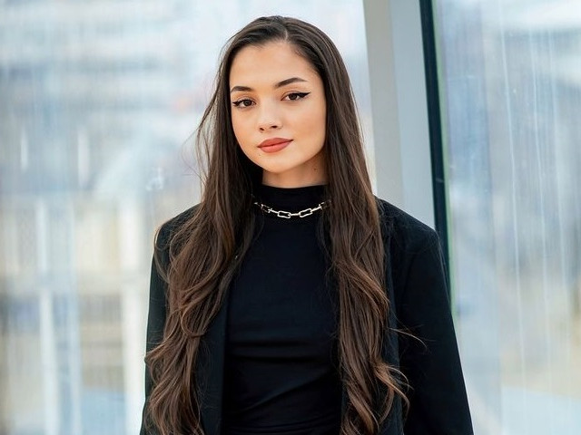 ”Nu i-am luat niciun cadou, n-am știut ce să-i iau”. Ce făcea prietena lui Târnovanu când portarul îi dedica victoria