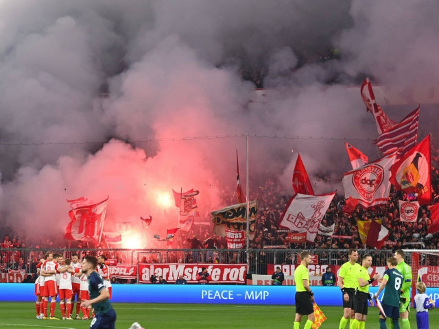 Proteste la Munchen. ”Nici nouă nu ne place de tine! Ieși de pe stadionul nostru” / ”Își mulg fanii ca pe vaci”