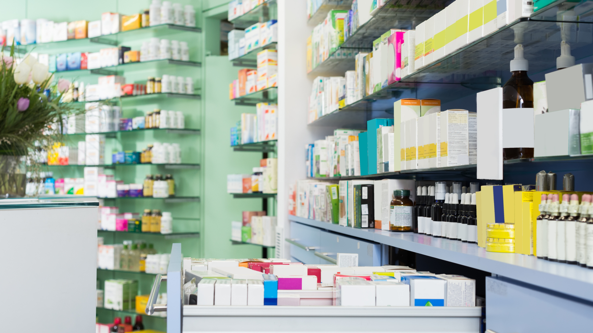 Tânăr de 18 ani, arestat preventiv după ce a încercat să fure benzodiazepină dintr-o farmacie