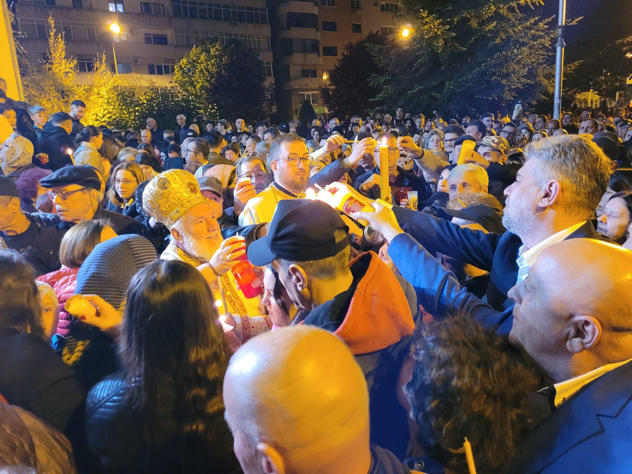 Mesajul premierului Ciolacu cu ocazia Sărbătorilor Pascale: Este o celebrare a comuniunii, care ne îndeamnă la solidaritate și grijă față de aproapele nostru