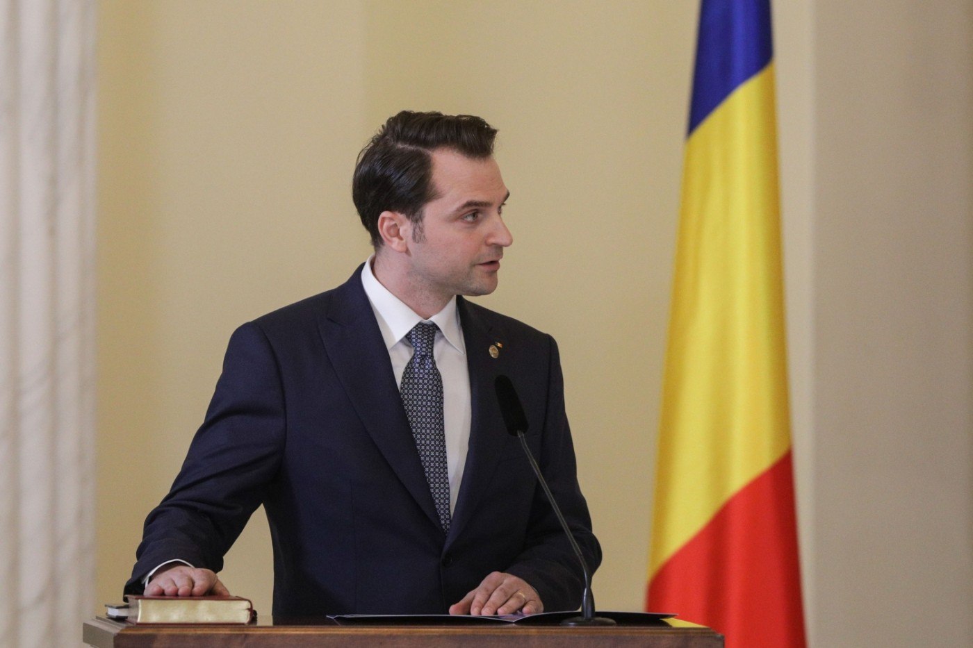 Nicușor Dan evită dialogul cu candidatul PNL la PMB. Burduja: Nu are argumente sau soluţii, doar pretexte VIDEO