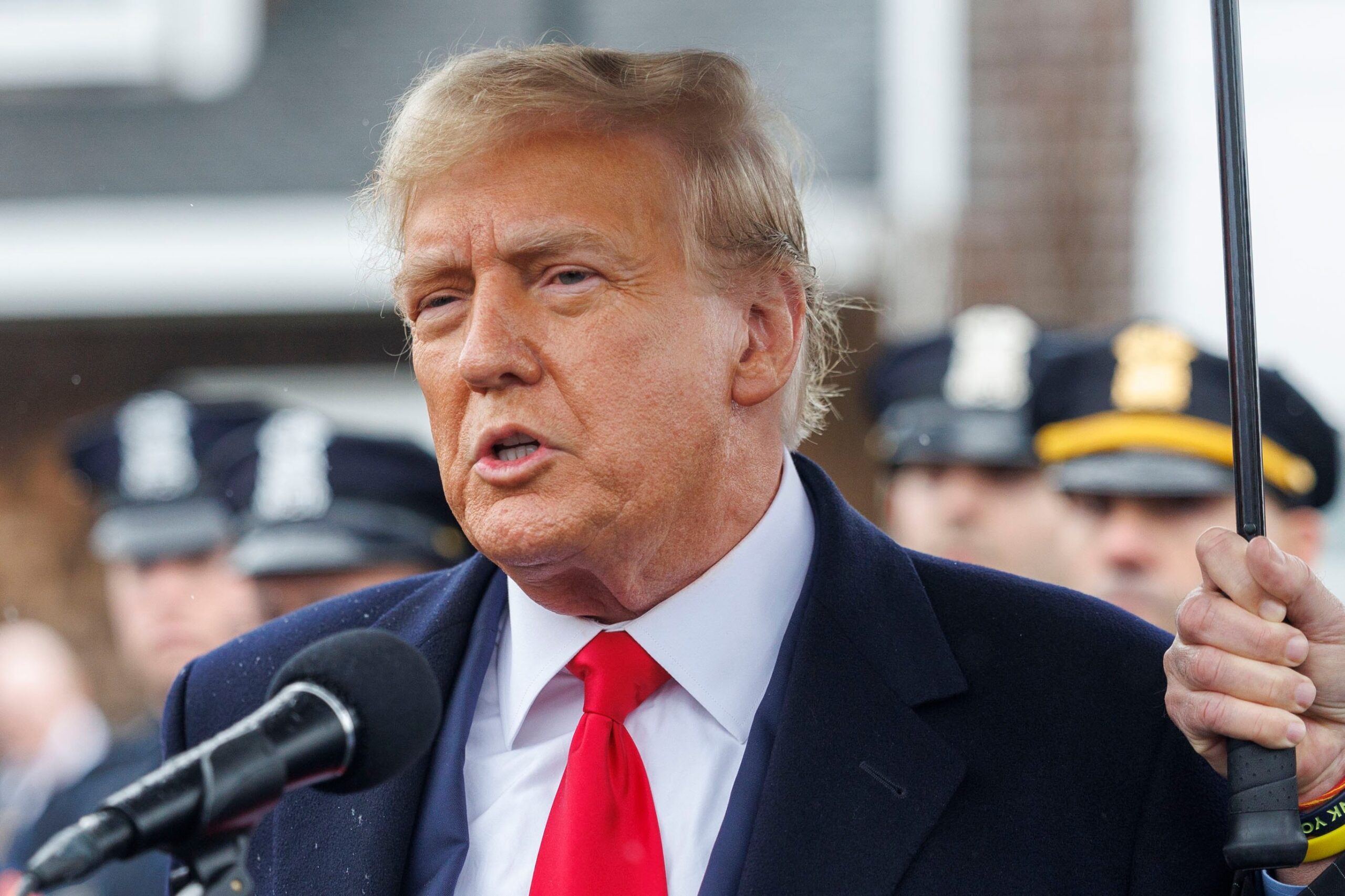 Procesul lui Trump pentru depozitarea necorespunzătoare a documentelor clasificate a fost amânat