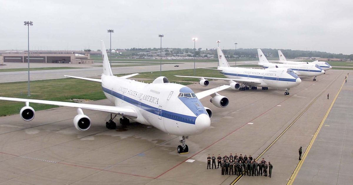 Se pregătește construirea avionului „apocaliptic”, rezistent la explozii nucleare. Nu va fi destinat oamenilor de rând