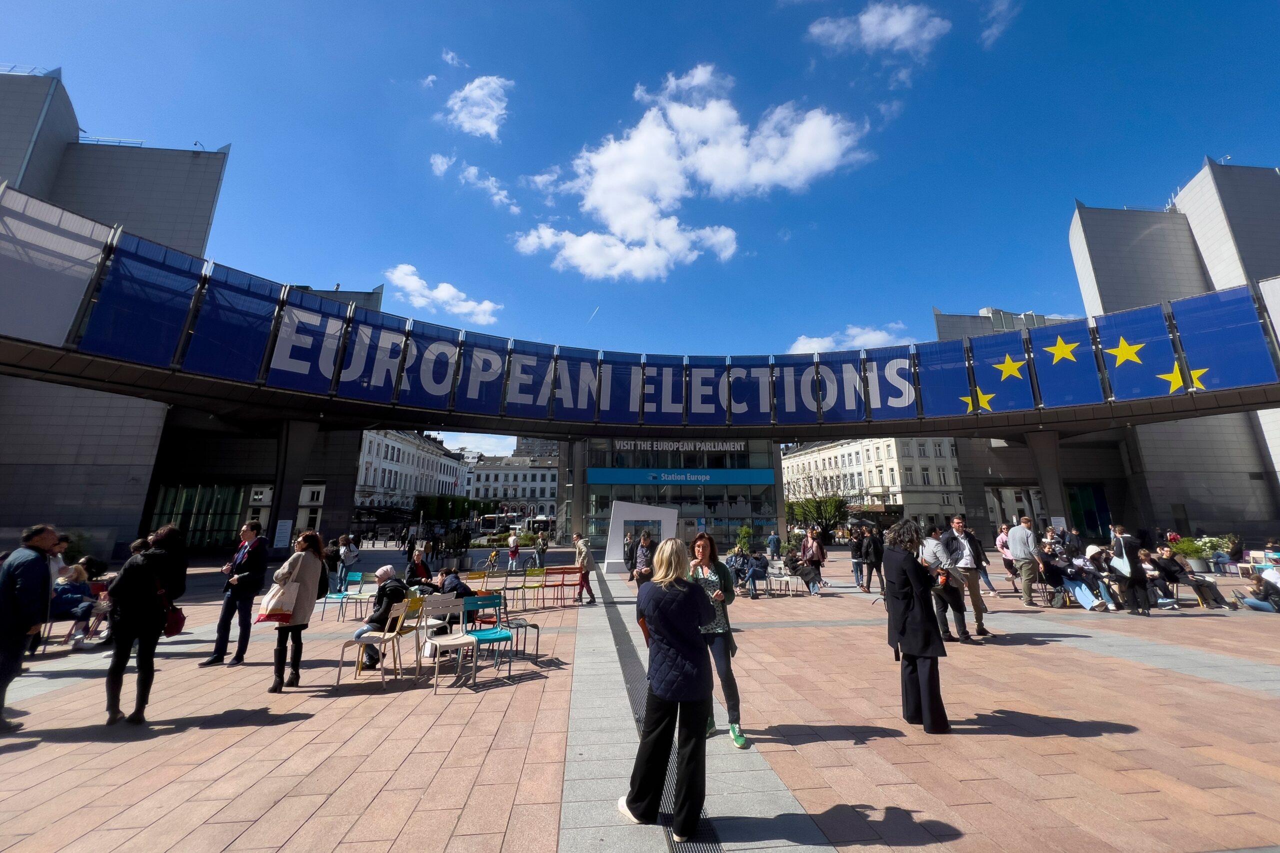 Partidele de centru-dreapta și de extremă-dreapta conduc detașat în alegerile europene