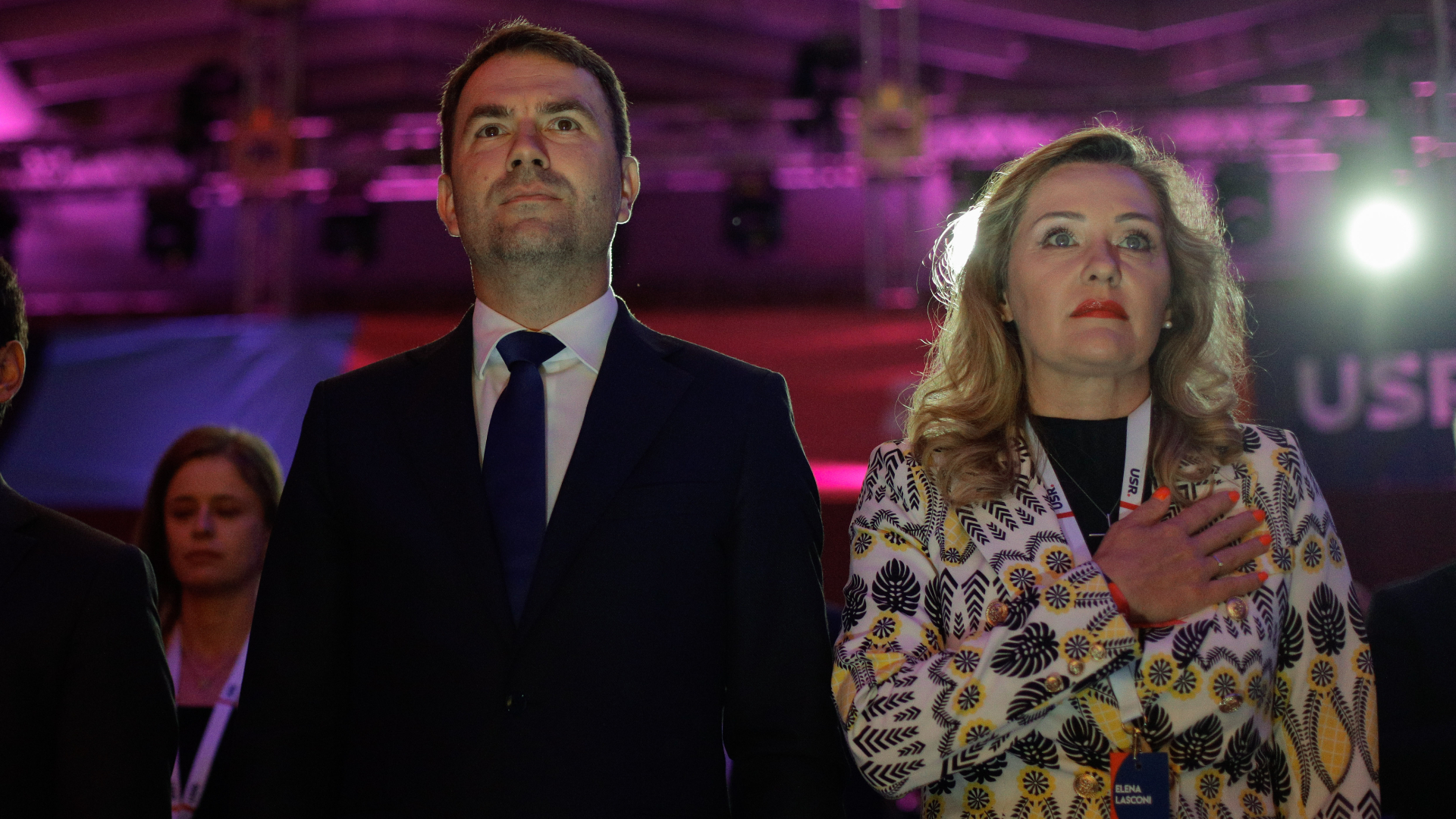 Elena Lasconi: În USR e loc pentru toată lumea: creștini, atei, gay, hetero, LGBTQ și non LGBTQ. Am o sensibilitate la cuvântul căsătorie, dar nu sunt împotriva unui parteneriat civil