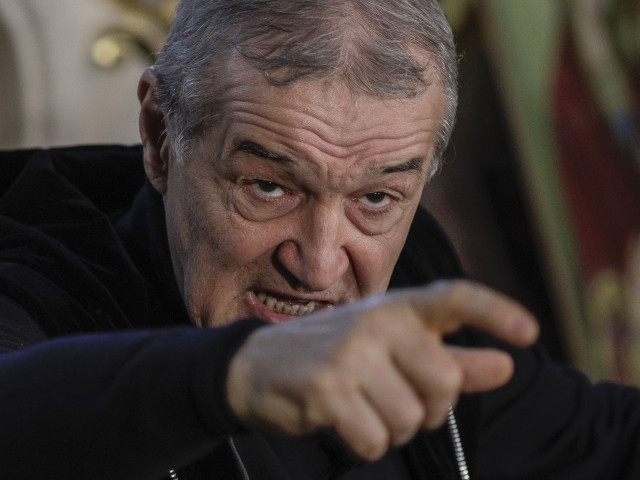 A fost cel mai bun de pe teren, dar Gigi Becali l-a scos la pauză: ”Poți să pierzi o calificare”