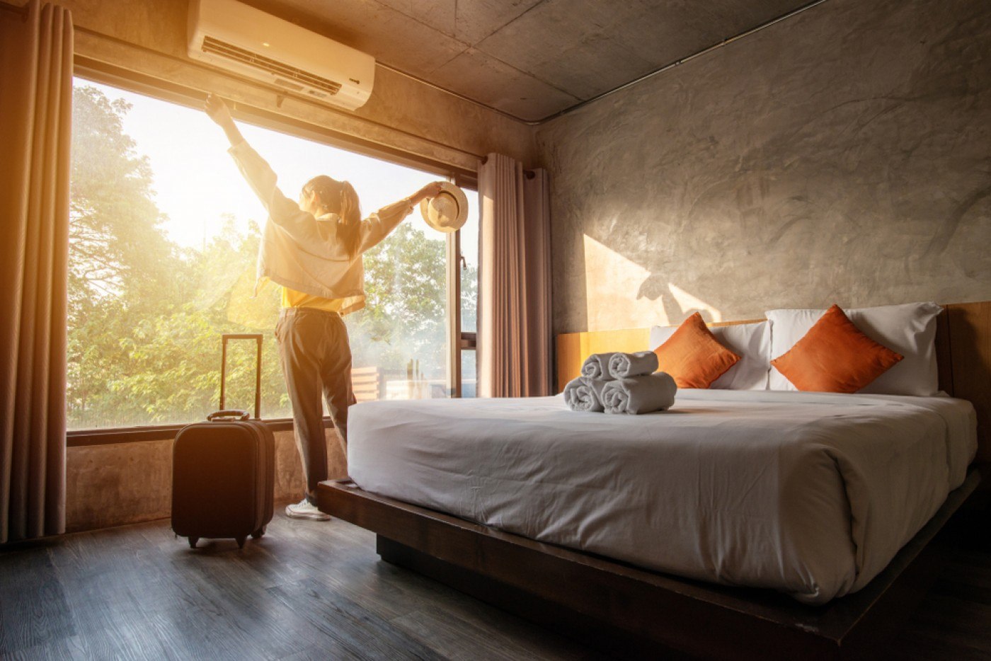 Un oraș din Spania taie apa apartamentelor ocupate ilegal de turiști