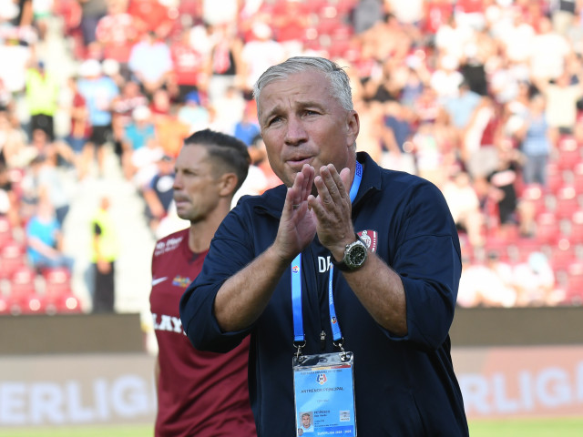Petrescu show! Nervi pe teren, hohote de râs la final. ”Toată lumea e apropiată de mine”