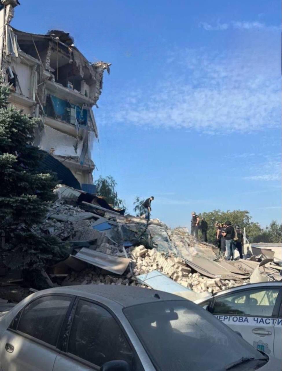 Armata rusă a atacat orașul natal al lui Zelenski, vizând clădirea poliției. Cinci persoane au fost rănite