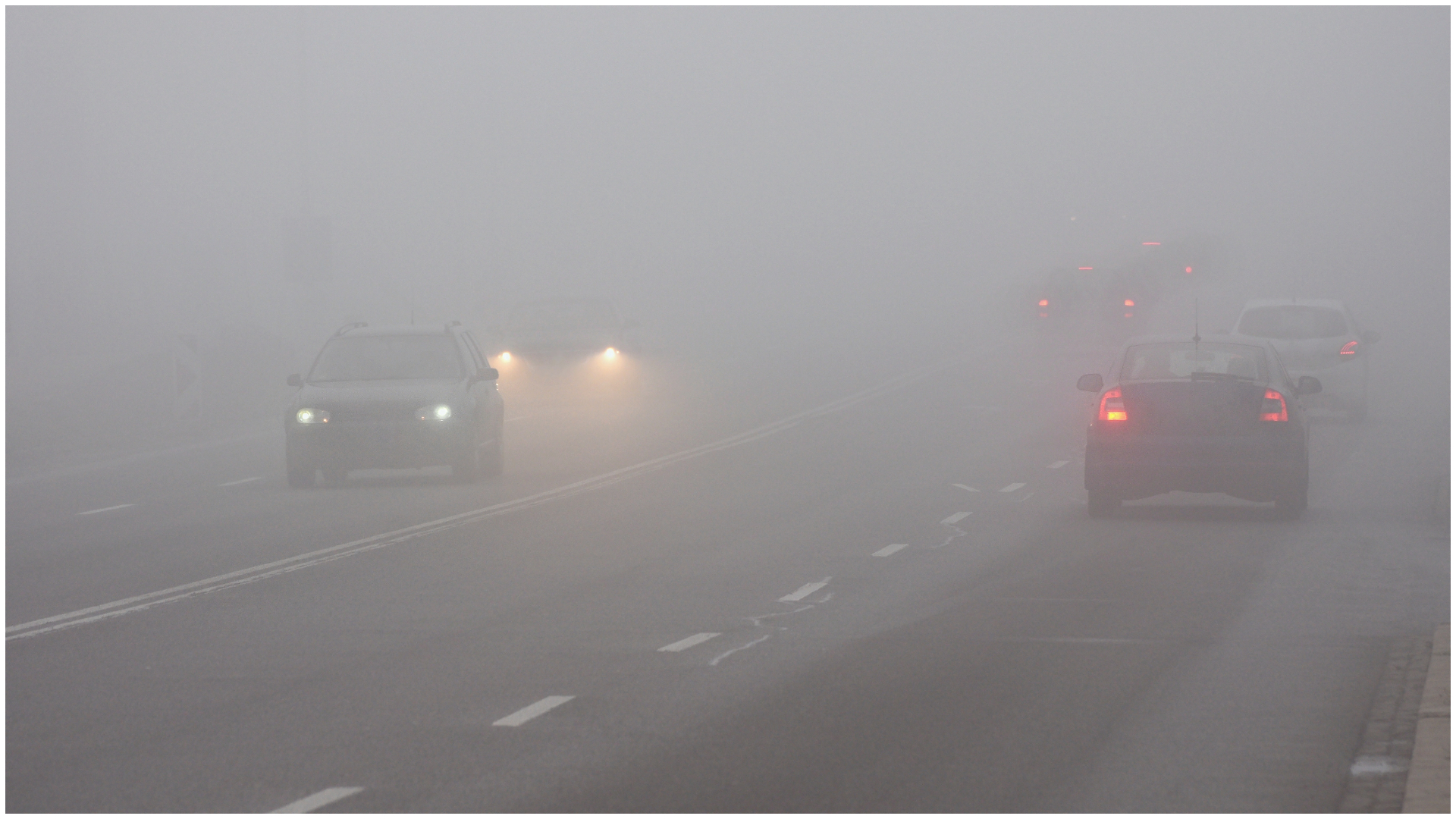 ANM: Cod galben de ceață și chiciură, marți dimineață, în mai multe zone din 8 județe ale țării : Europa FM