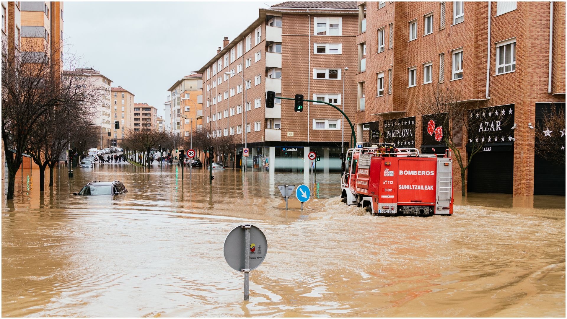 Ministerul Afacerilor Externe: Alți doi români au fost găsiți decedați în urma inundațiilor din Spania : Europa FM