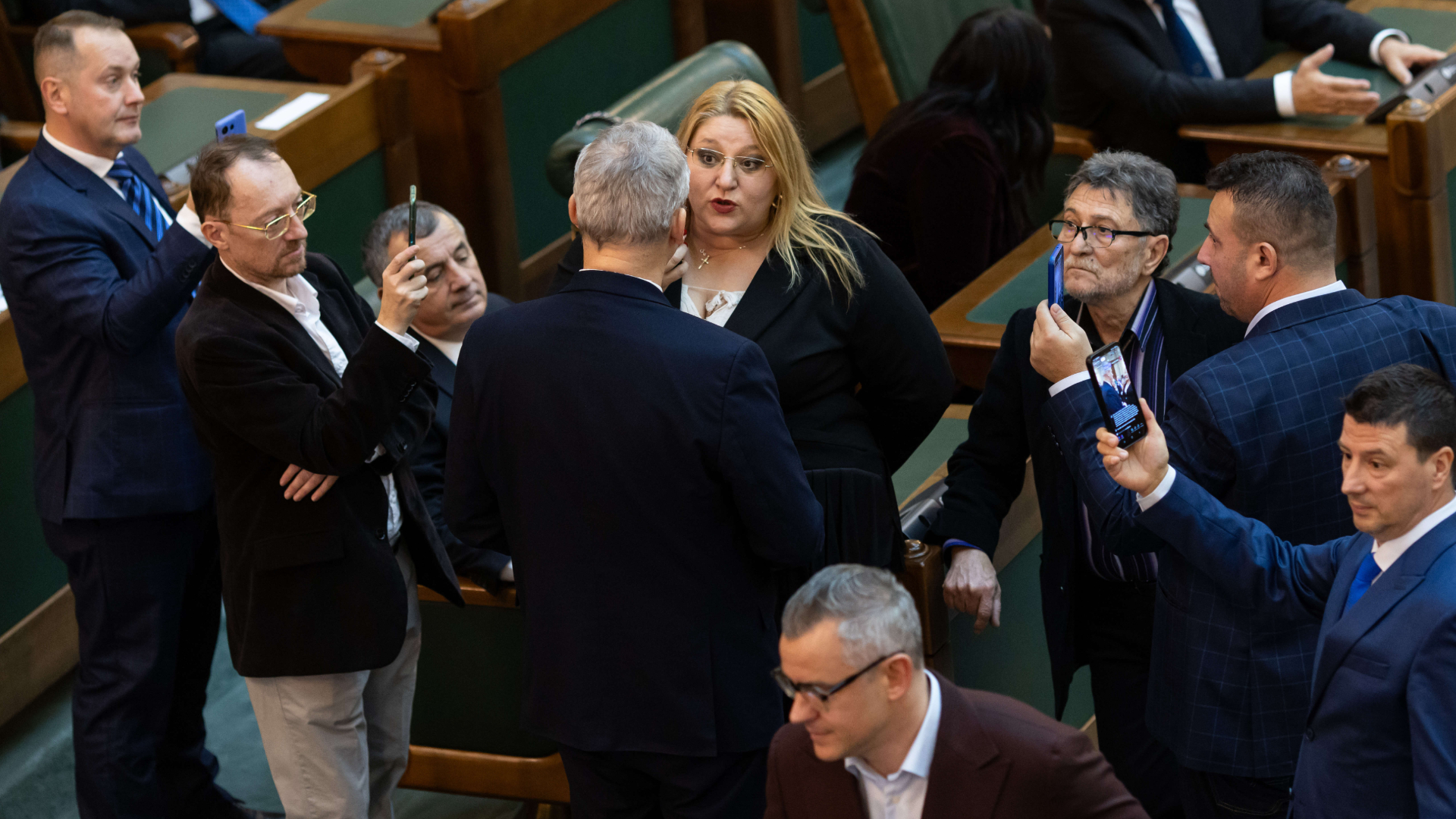 Vicepreşedintele CNA, Valentin Jucan: „Demarăm o anchetă penală în legătură cu ce s-a întâmplat pe holurile Parlamentului”