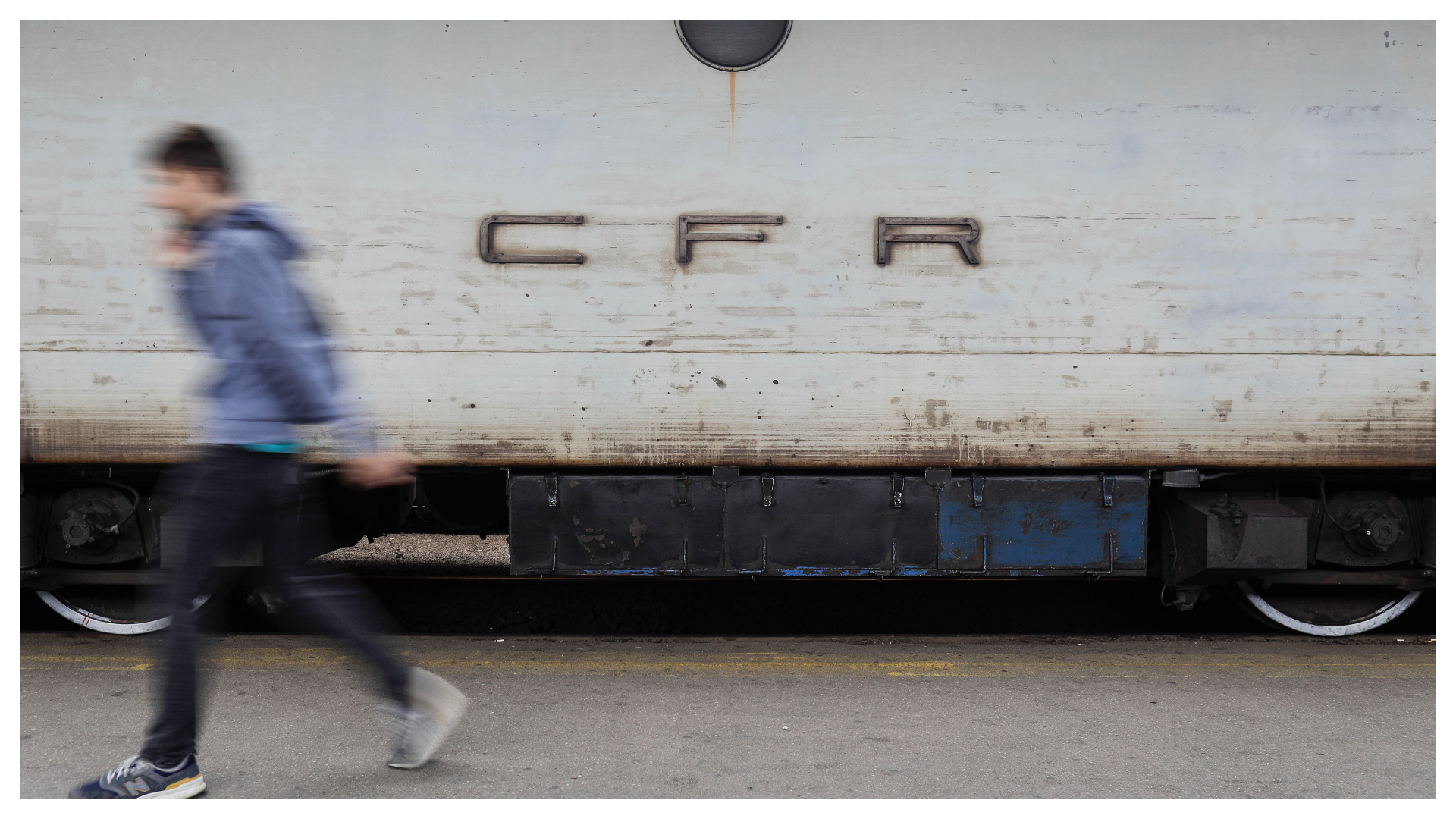 Circulație feroviară întreruptă temporar în stația Albești Târnava din cauza unei scurgeri de combustibil de la un tren de transport vagoane de marfă : Europa FM