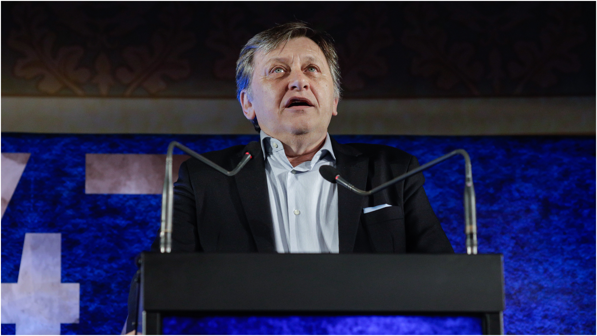 Alexandru Lăzescu: Nu mai e Crin Antonescu de acum 10 ani. Această ruptură poate să-i facă bine, pentru că nu mai e legat de politicul de azi. Dar, pe de altă parte, pare puțin obosit