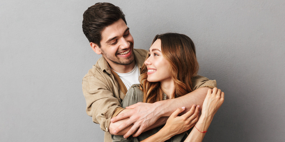 Bărbații au crescut mai mult în înălțime și greutate decât femeile