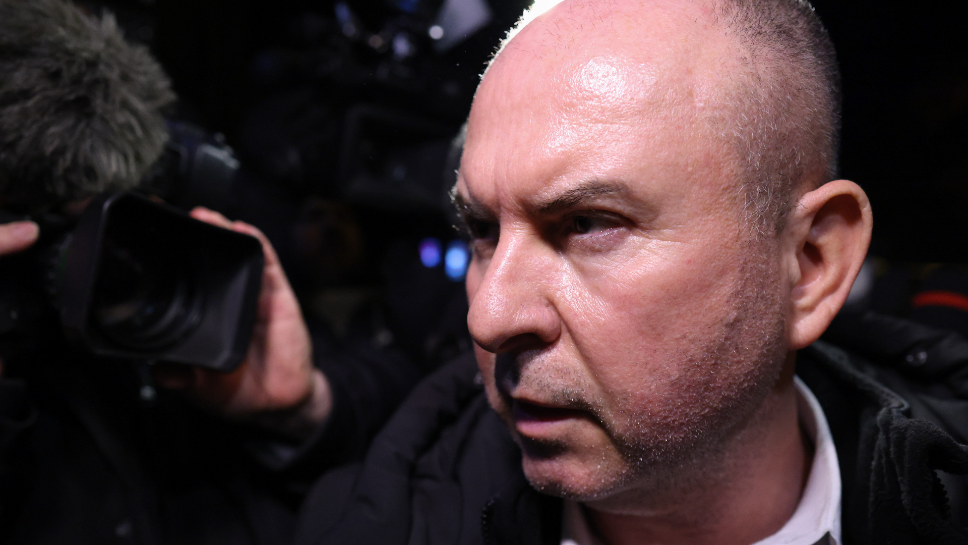 Zisu Cătălin-Ștefăniță, general-locotenent cu trei stele, trecut în rezervă. Ilie Bolojan, președinte interimar, a semnat decretul luni : Europa FM