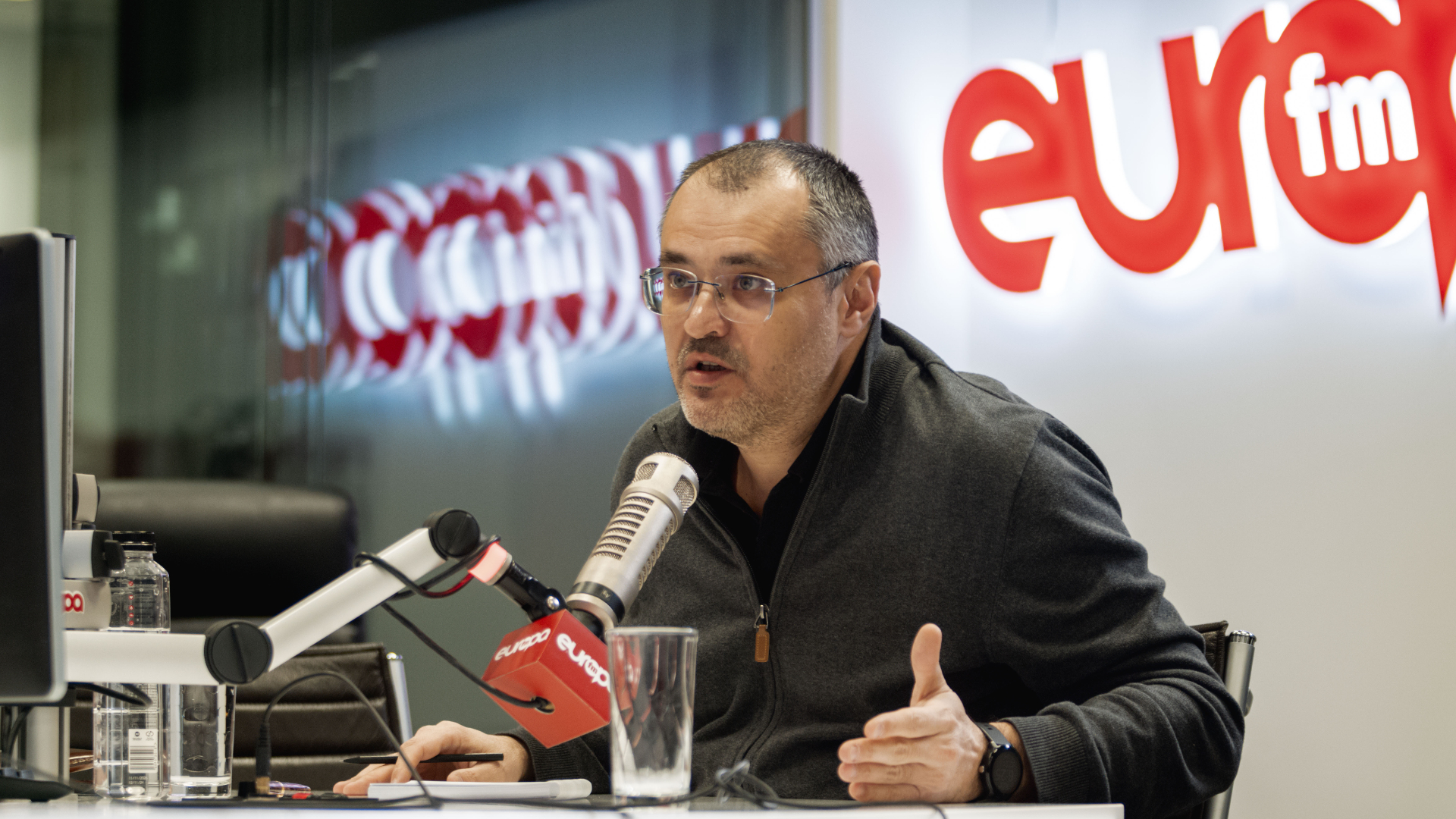 Cristian Ghinea: Ca să schimbăm România, USR are nevoie de PNL. Pentru a construit capitalism și democrație în România, PNL are nevoie de USR. În 2026, pe vremea asta, vom avea la guvernare PSD și AUR, iar PNL și USR vor fi în opoziție