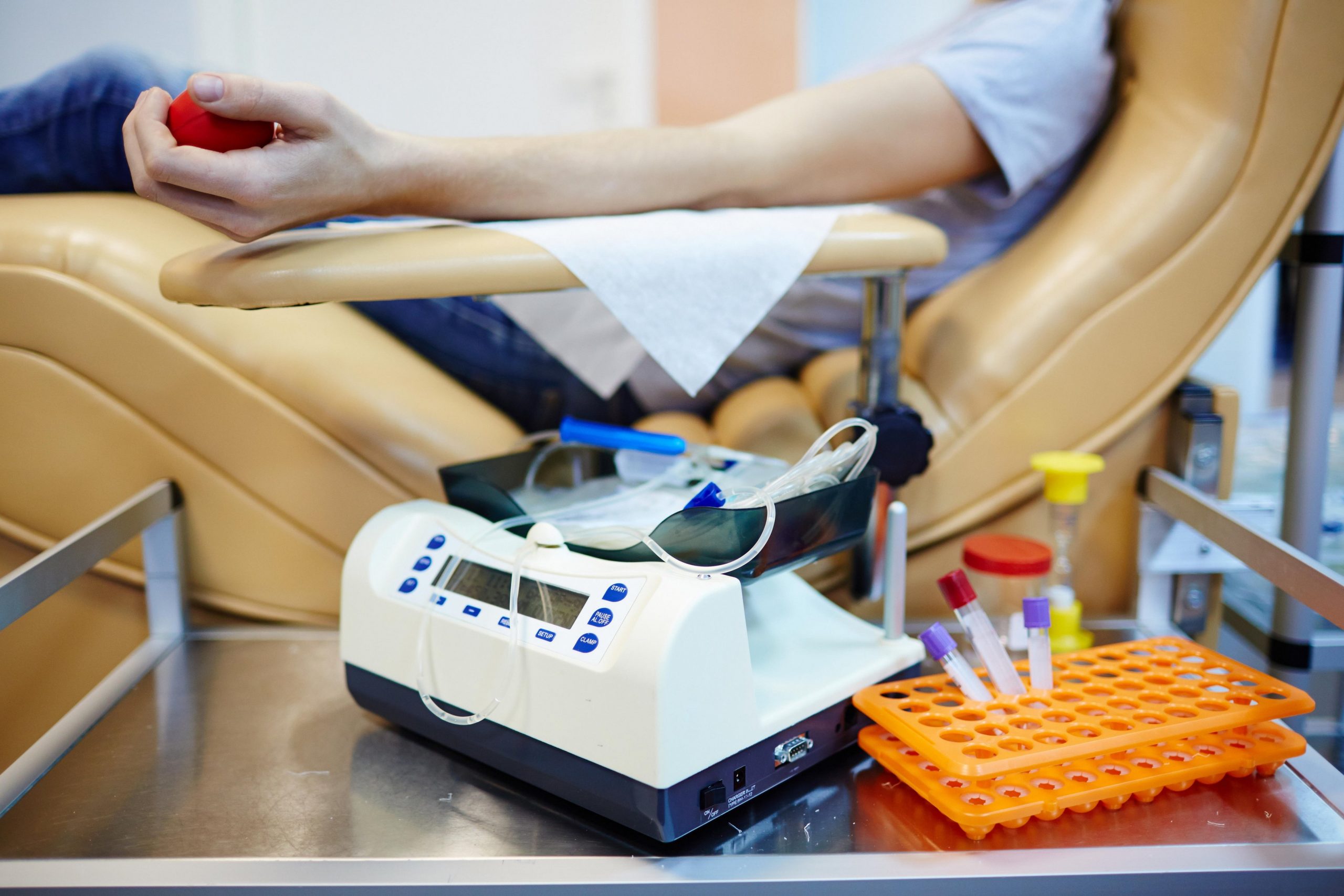 O asistentă din Târgu Mureș nu mai are voie să doneze sânge