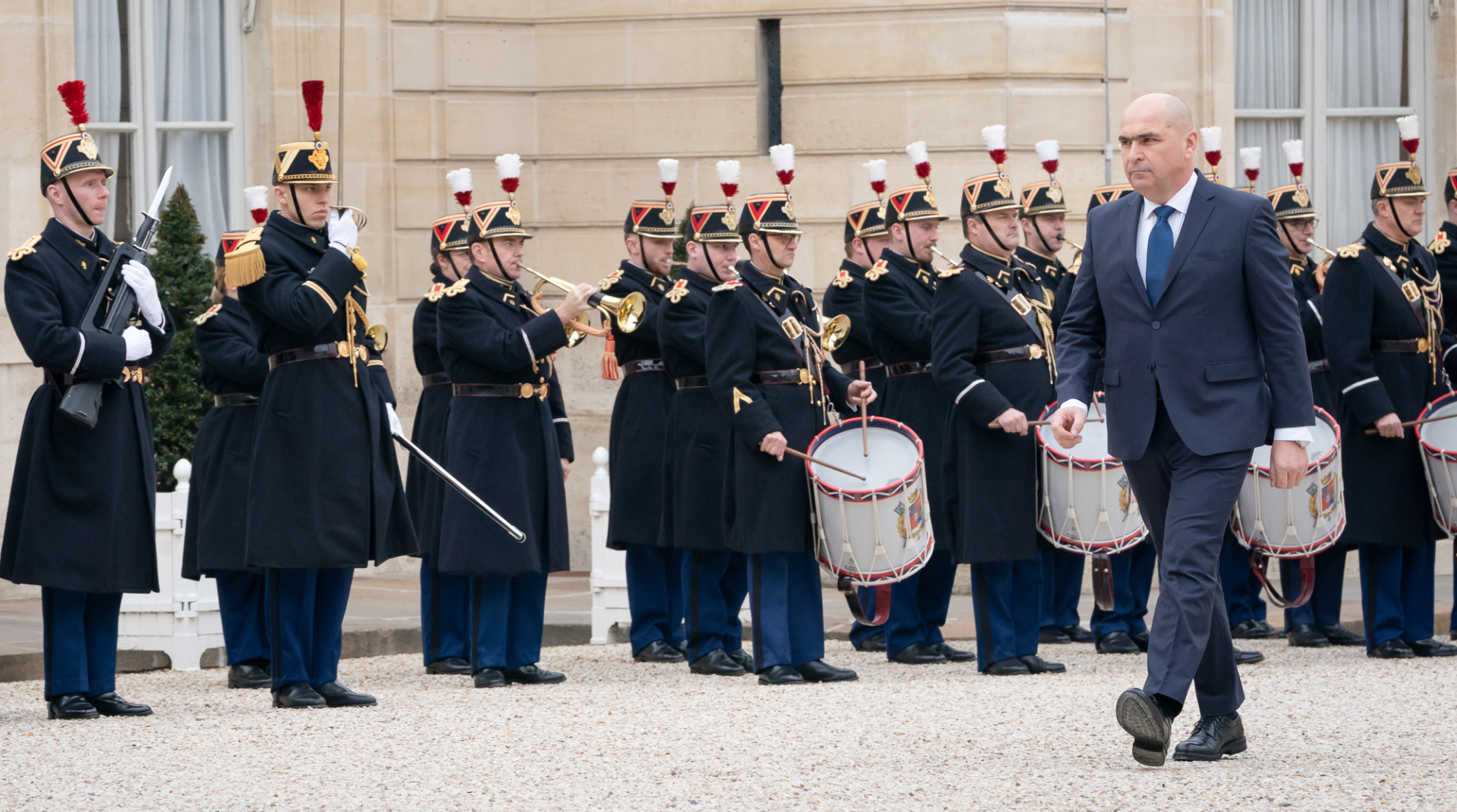 Ilie Bolojan, președintele interimar al României, declarații la finalul reuniunii de la Paris: Am reconfirmat parteneriatul strategic cu Franța / Securitatea Ucrainei este și securitatea Europei și a României