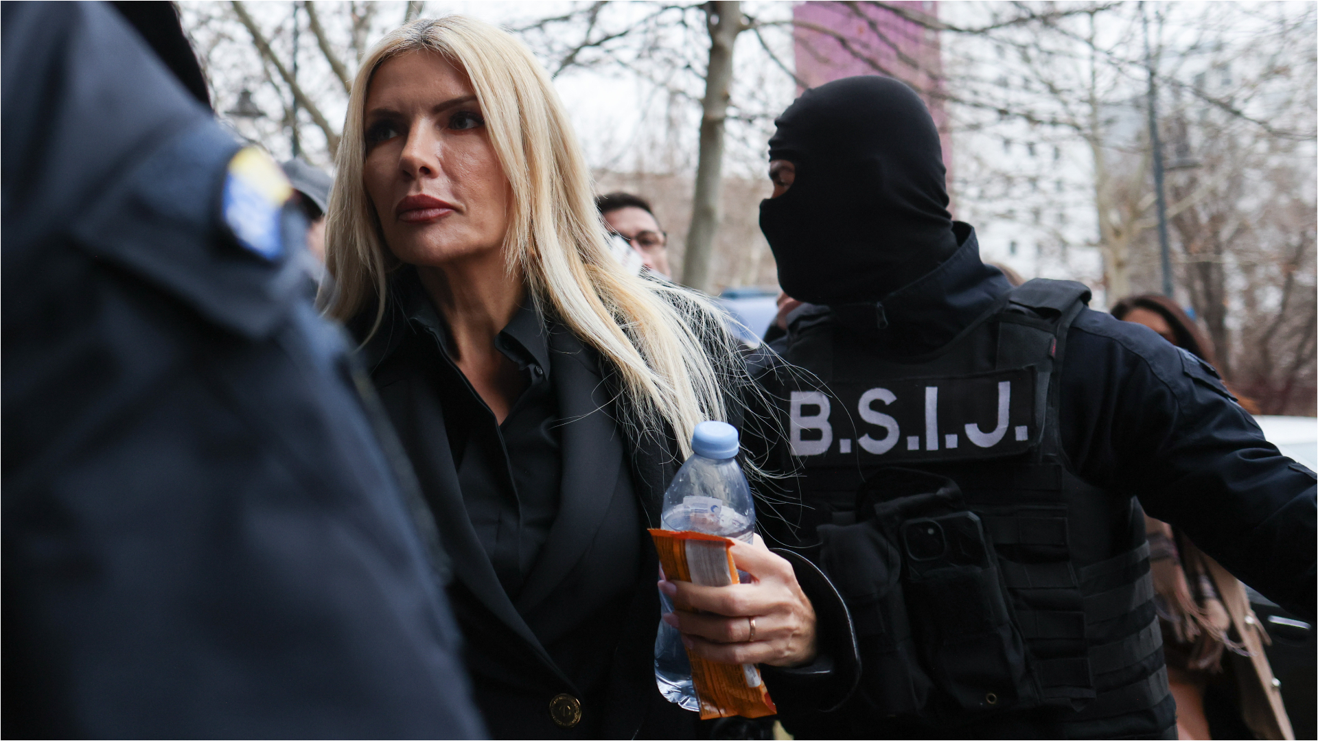 Cazul Nordis. Surse: Laura Vicol și Vladimir Ciorbă, reținuți. Declarațiile avocatului lui Gheorghe Poștoacă la ieșirea de la sediul DIICOT