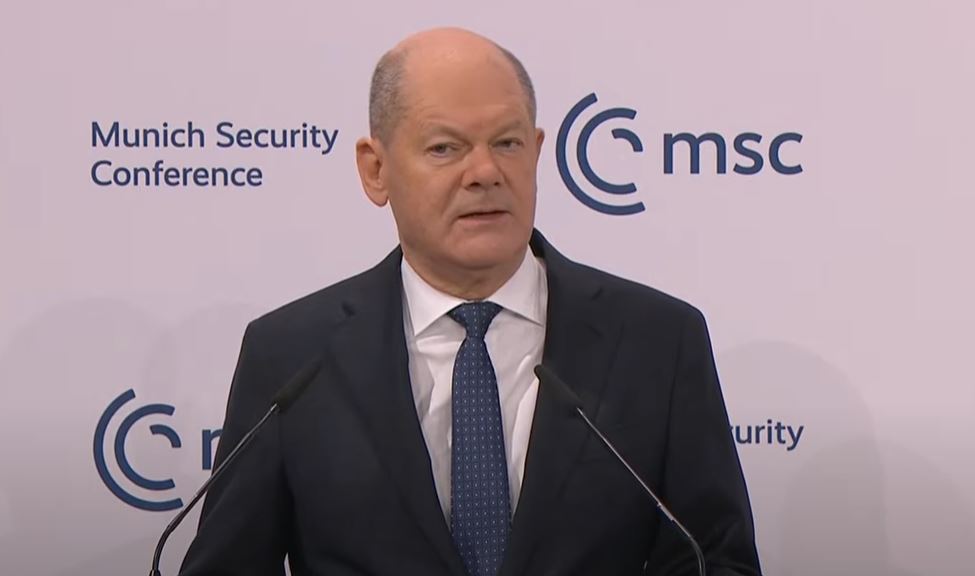 Cancelarul Germaniei, Olaf Scholz, îl acuză pe vicepreședintele american, JD Vance, de interferență în campania electorală din Germania