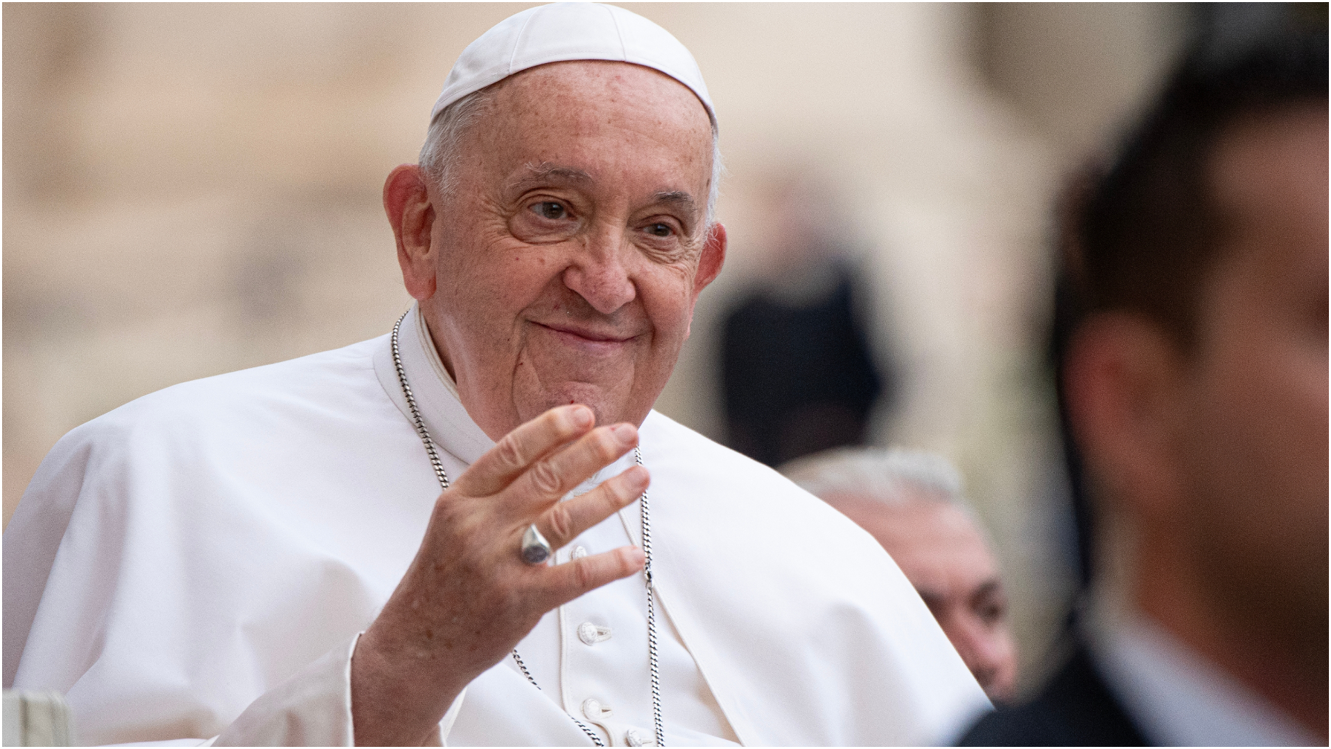 Vatican: Starea de sănătate a Papei Francisc rămâne “critică” : Europa FM