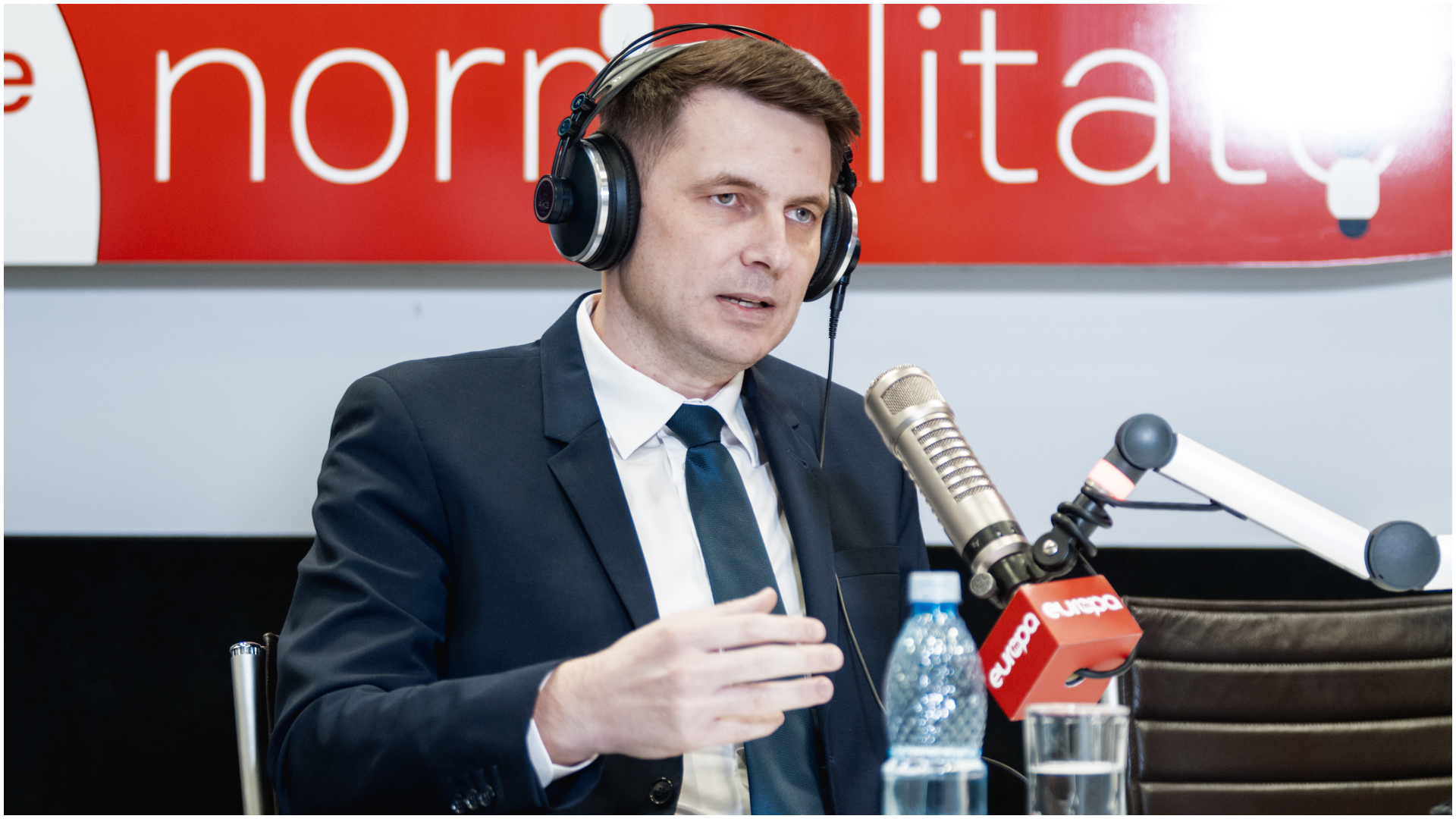 Președintele interimar al Senatului, despre declararea celor 2 oficiali ruși persona non grata: România a reacționat instituțional, așa cum trebuie să reacționeze un stat democratic prin demersul, absolut justificat, făcut de MAE | AUDIO