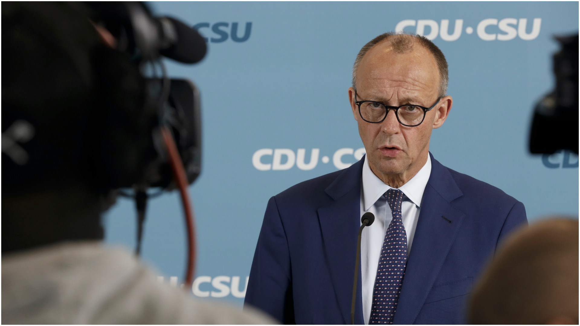 Friedrich Merz, liderul conservatorilor germani, nu a reușit să obțină numărul necesar de voturi în parlament pentru a deveni cancelar : Europa FM