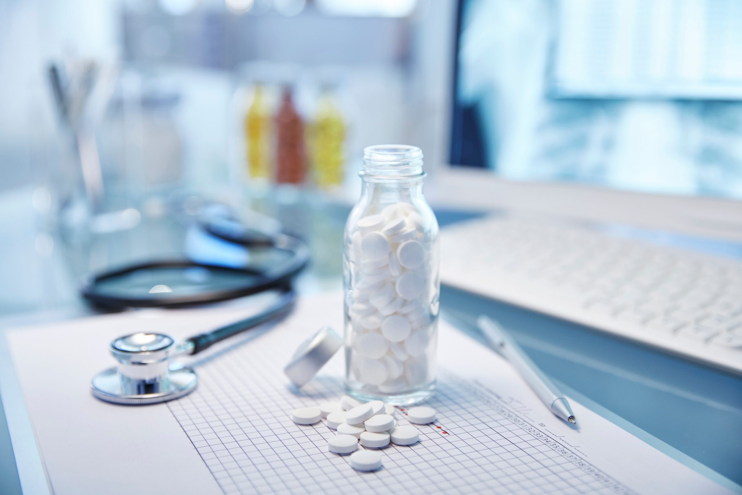 Cercetătorii au reușit să transforme plasticul în paracetamol