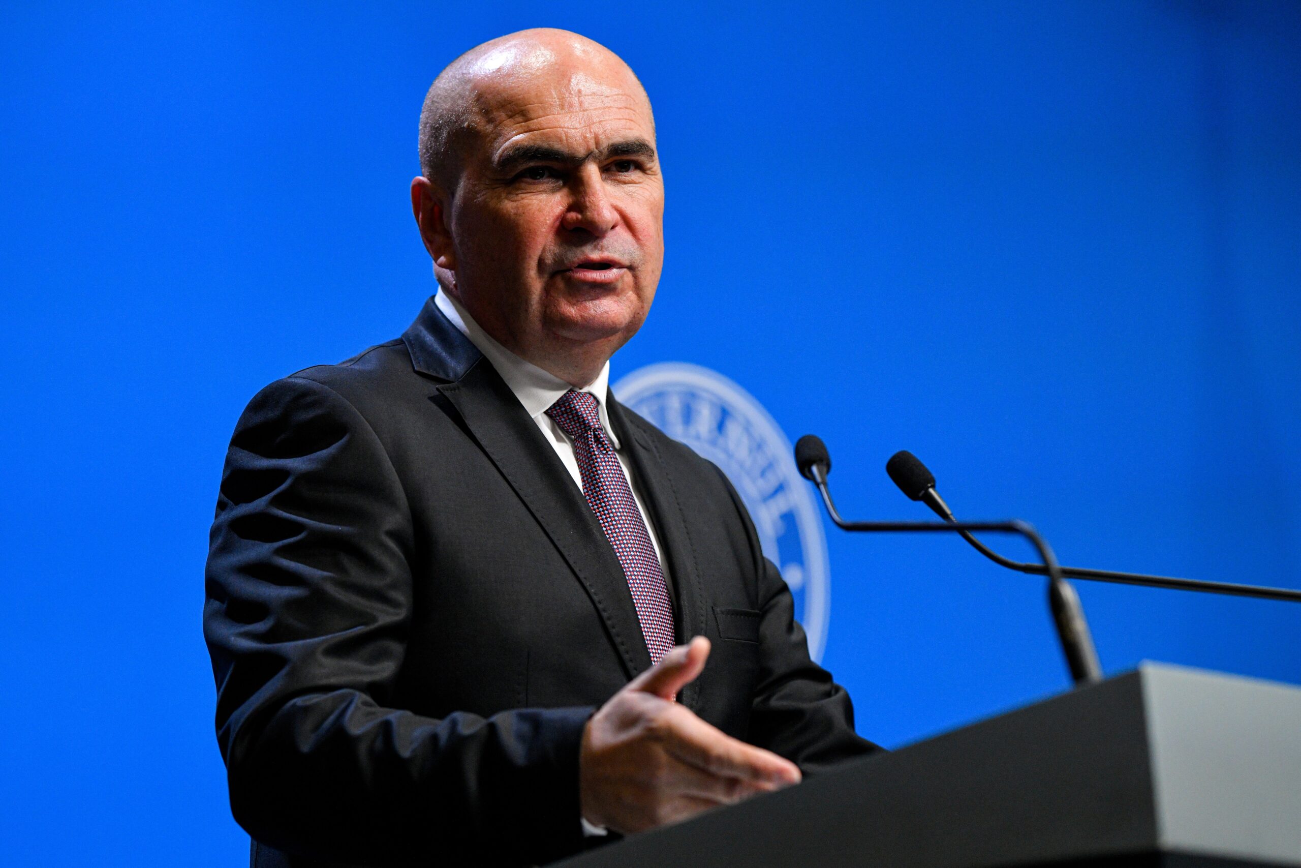 Mesajul premierului Bolojan de Anul Nou: „Anul viitor putem depăși greutățile și construi un viitor mai bun pentru România”