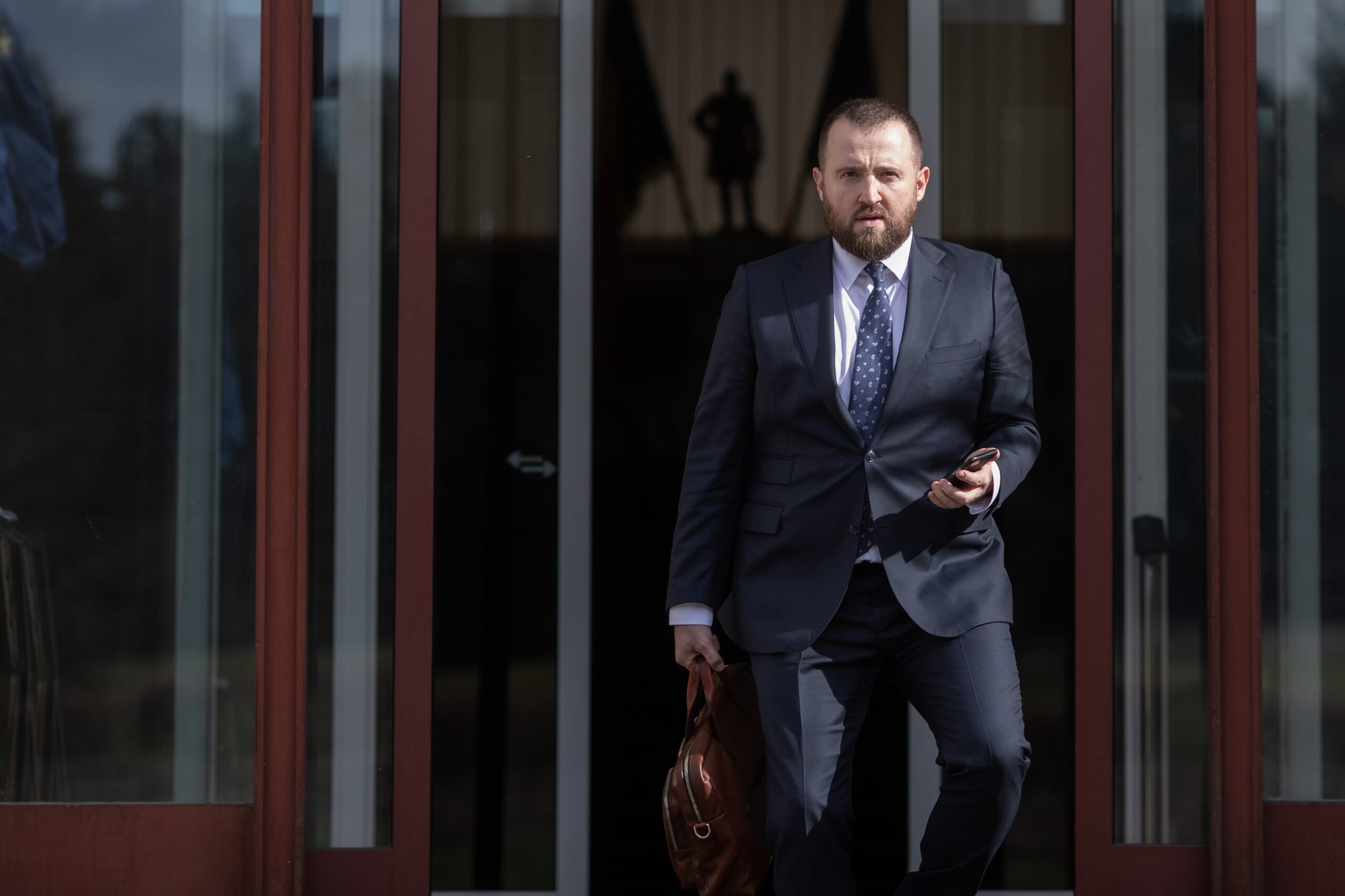 După eșecul de la alegerile pentru București, USR se concentrează pe situația din justiție. Fritz cere demiterea şefului DNA